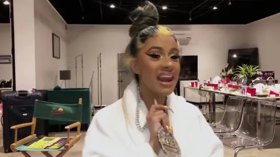 Cardi B Accepts Love & Hip Hop Award for “Most Quotable”