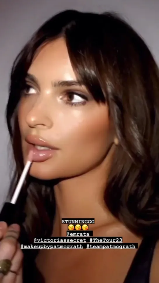 Emily Ratajkowski