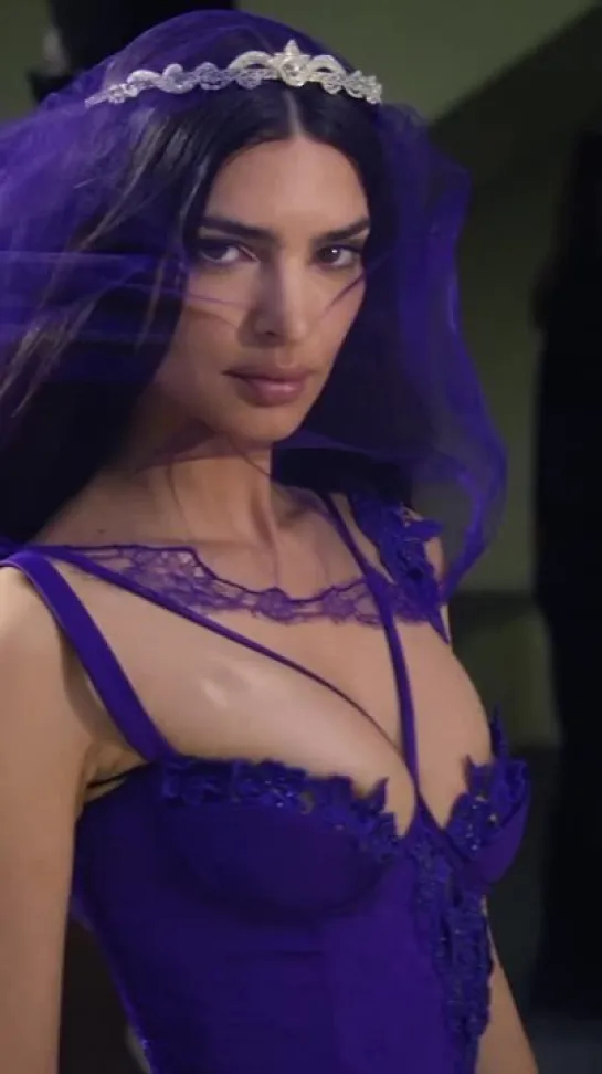 Emily Ratajkowski