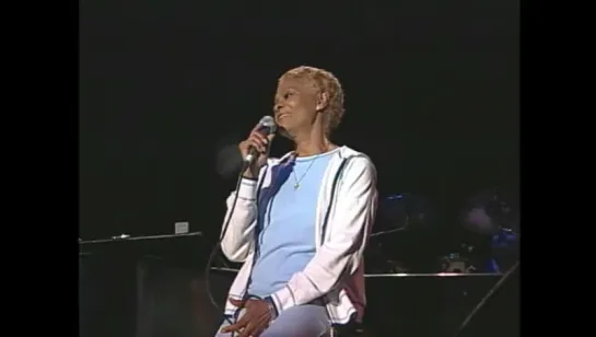 Dionne Warwick In Concert - Syracuse Jazz Festival (2003)