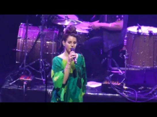 Lana Del Rey – Video Games (Live @ «Olympia Bruno Coquatrix»)