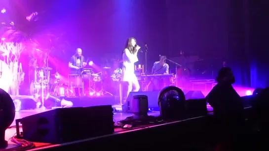 Lana Del Rey – National Anthem (Live @ «Masonic Temple Theater»)