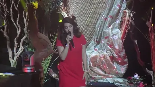 Lana Del Rey – Summertime Sadness (Live @ «House Of Blues»)