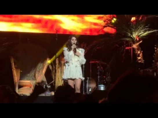 Lana Del Rey – Carmen (Live @ «Bell Center»)