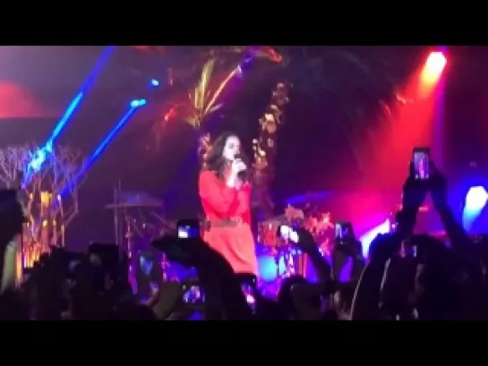 Lana Del Rey – Summertime Sadness (Live @ «Verizon Theatre»)