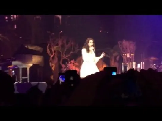 Lana Del Rey – Born To Die (Live @ «Bill Graham Civic Auditorium»)