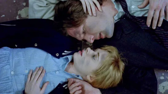 TRUST (HAL HARTLEY, 1990)