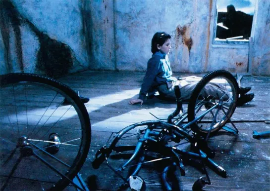 PAPERHOUSE / A CASA DOS SONHOS (BERNARD ROSE, 1988)