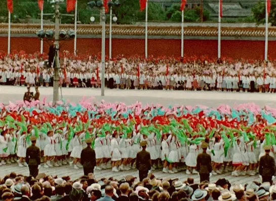 SUNDAY IN PEKING (1956, Chris Marker)