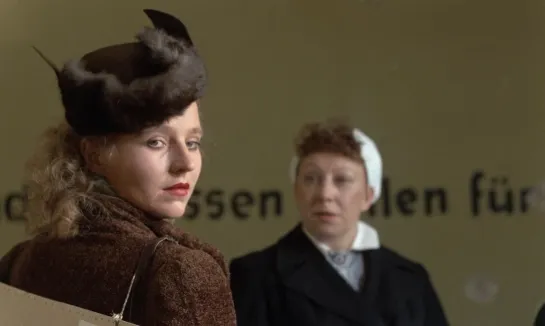 O CASAMENTO DE MARIA BRAUN (1979, Rainer Werner Fassbinder)