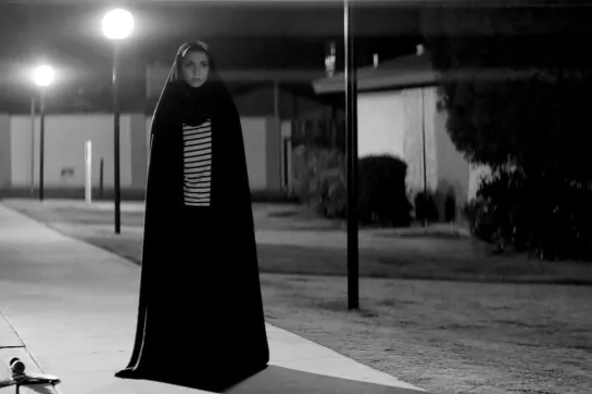 A GIRL WALKS HOME ALONE AT NIGHT (2014, Ana Lily Amirpour)