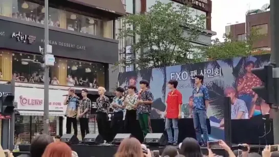 170813 EXO - Talk Cut @ The War Fansign