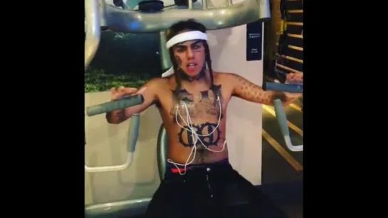 6ix9ine - и его пародия на клип In Da Club. [ https://vk.com/CINELUX ]