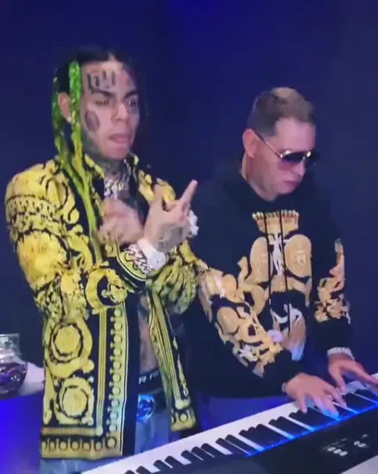 6ix9ine & Scott Storch & Tory Lanez - отрывок нового трека [ https://vk.com/CINELUX ]