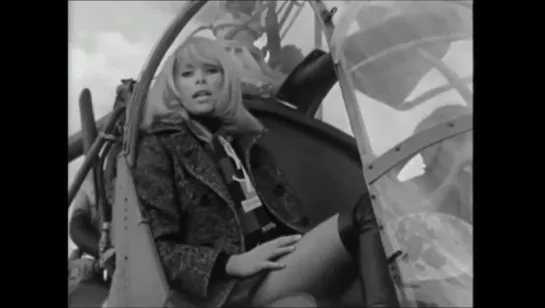 Mireille Darc - Hélicoptère