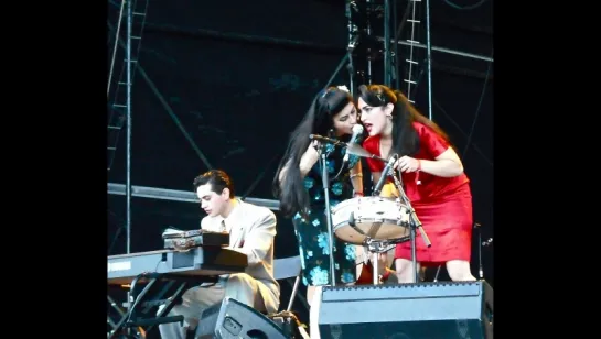 Kitty, Daisy & Lewis - 2010 - Azkena Rock Festival