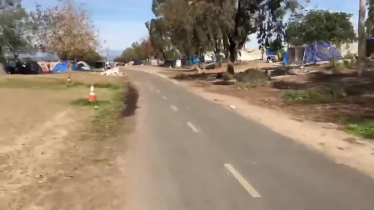 Шокирующее видео. Города бомжей вдоль дорог Калифорнии