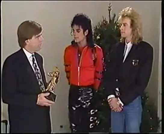 Michael Jackson Receives MTV Video Vanguard award