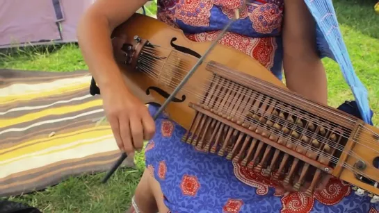 Griselda Sanderson playing the swedish nyckelharpa