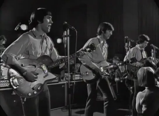 The Spencer Davis Group (feat. Steve Winwood) - Somebody Help Me (1966)