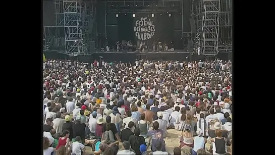 Joan Baez - Joe Hill (cover) - Live (Festival des vieilles charrues 2000)