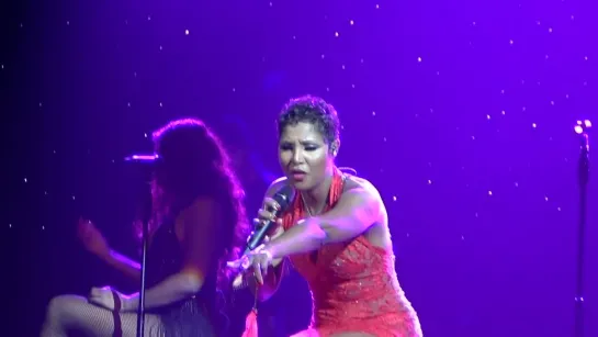 Toni Braxton - Love Shoulda Brought You Home live in Hawaii (02-14-14) (1080p)