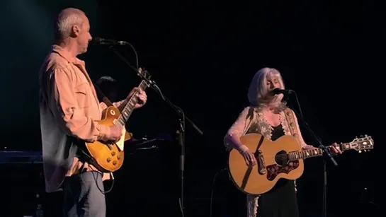 Mark Knopfler  Emmylou Harris - I Dug Up A Diamond (Real Live Roadrunning _ Official Live Video) (1080p)