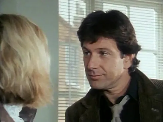 s01e01||Демпси и Мейкпис||Dempsey & Makepeace||Armed and Extremely Dangerous||1985