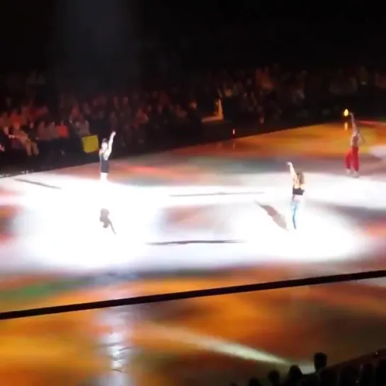 EvgeniaMedvedeva KaetlynOsmond StarsOnIce SOI19 Winnipeg