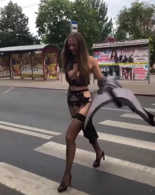 Школьница разделась на спор (stocking pantyhose foot fetish фут малолетка фетиш чулки колготки дилдо футджоб footjob)