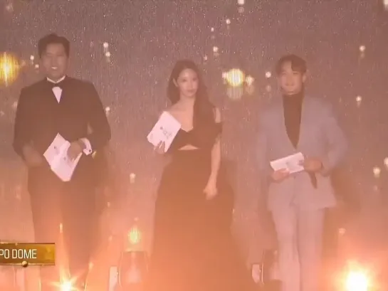 [230119] MC Mijoo, Minho и Kim Il-joong (1/10) @ 32nd Seoul Music Awards