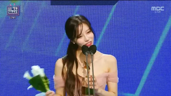 [221229] Mijoo - Excellence Award for Music/Talk @ 2022 MBC Entertainment Awards!