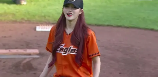 [190706] Mijoo & Jiae @ «Hanwha Eagles vs. KT Wiz»