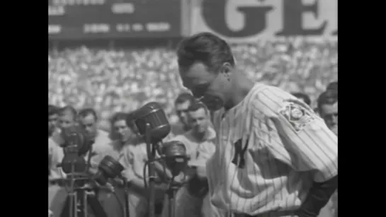 Gehrig delivers his famous speech at Yankee Stadium