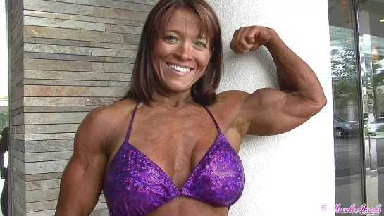 lisa_aranda muscle mom