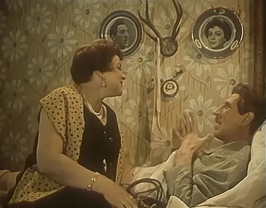 - Ну что хочет Масик...? (из х\ф "Девушка без адреса", 1957)