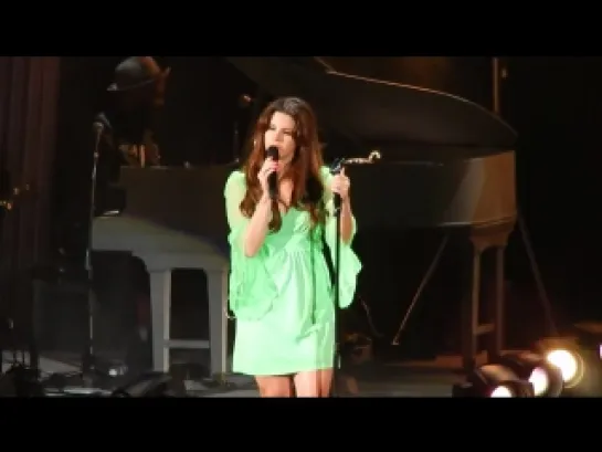 Lana Del Rey – Video Games (Live @ «Endless Summer Tour»: «DTE Energy Music Theatre»)