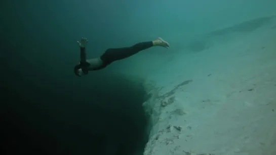 Jumping at Deans Blue Hole!