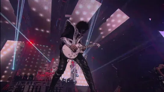 Kiss - Rock And Roll All Nite (Rocks Vegas)