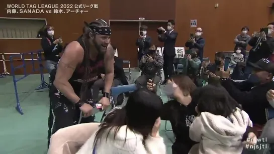 Lance loves kids | NJPW