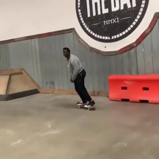 HMRB while my friend helps me kickflip