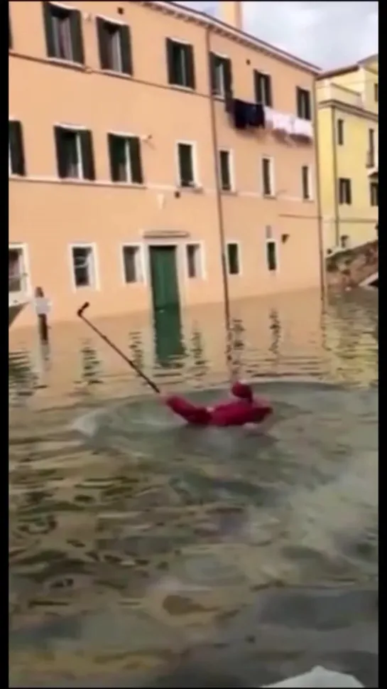 WCGW taking pictures by the canal?