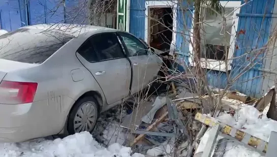 Шкода Октавия врезалась в дом