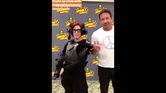 Gillian Anderson Instagram story with David Duchovny - Spooky Empire