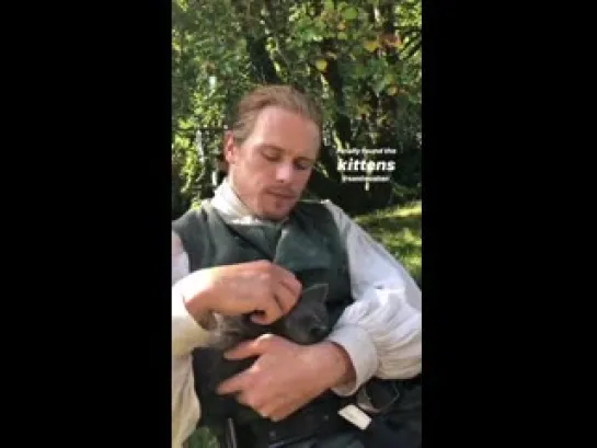 Mmoooohhhhh samheughan with a kittie!!!! Thanks to @LlaurenLyle for this!!!