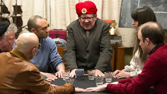 S01E06 Граф Артур Стронг / Count Arthur Strong 2013 The Seance