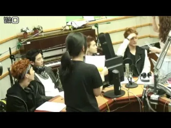 [РУСС. САБ] 130530 EXO - SuKiRa @ Kiss The Radio