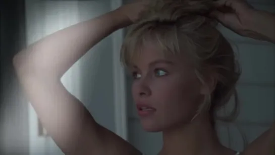 Pamela Anderson Takes us Back in Time ｜ Playmates!