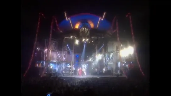 David Bowie --Glass Spider tour live 87