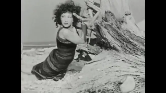 Майя Дерен  - На земле /  Maya Deren - At Land (1944,США)